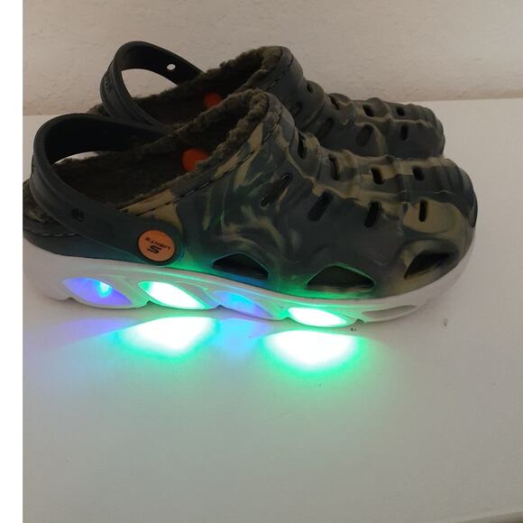 Skechers Foamies Hypno Splash Light Up Camo Fleece Lined Clogs Mules Boys 2 - Picture 1 of 6